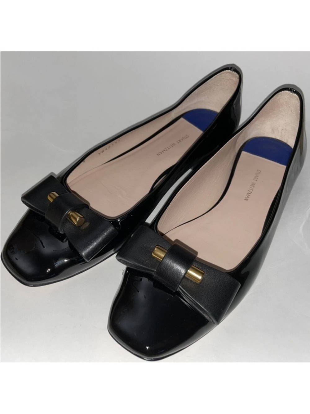 Stuart Weitzman Black Patent Leather Bow Flats with Gold Accent Sz.7 M